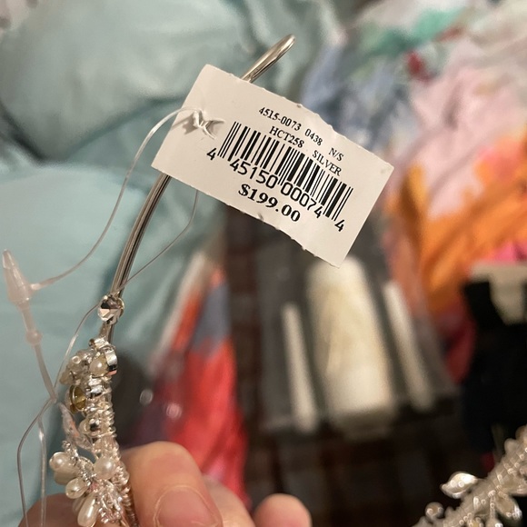 Crystal and Pearl wedding headband / tiara - Picture 3 of 5